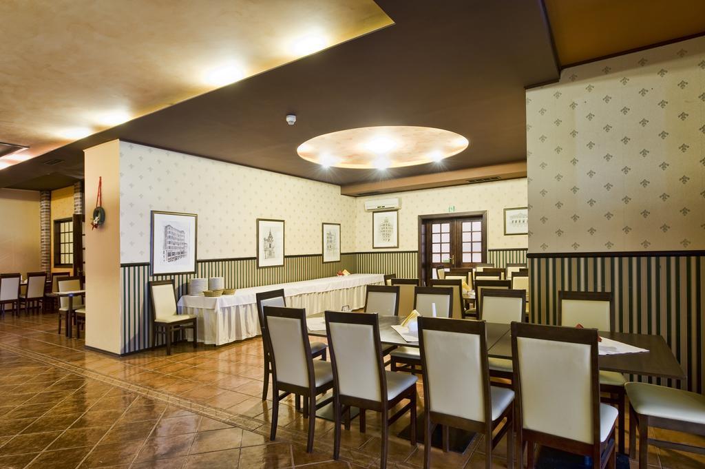 Hotel Swiatowit 우치 외부 사진