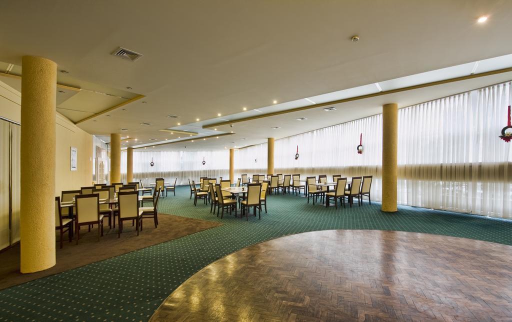 Hotel Swiatowit 우치 외부 사진